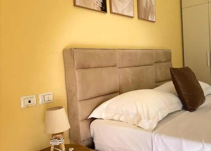 Cozy In Center * تيرانا