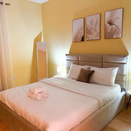 Cozy In Center Daire