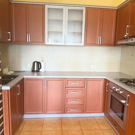 Cozy In Center Tiran